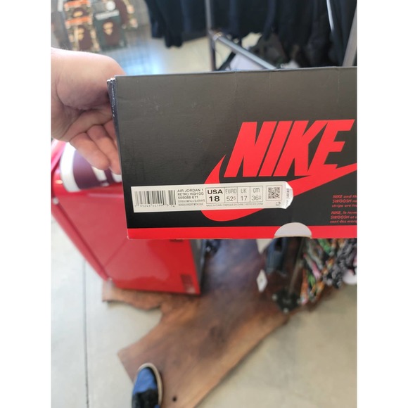 Jordan 1 bordeaux size 18 - Picture 3 of 11